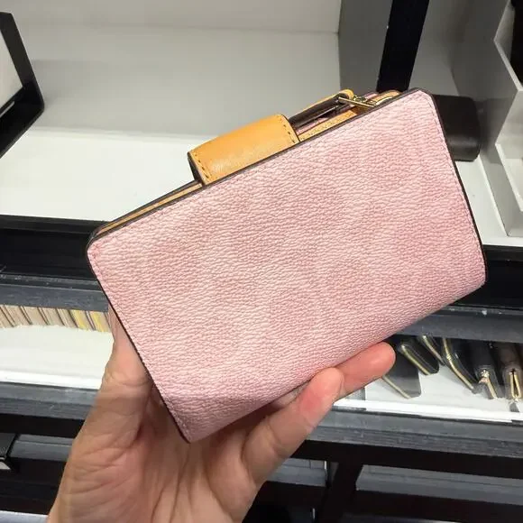 Last 1‼️Coach Medium Corner Zip Wallet Signature Canvas CEC29 NWT - Picture 4 of 6